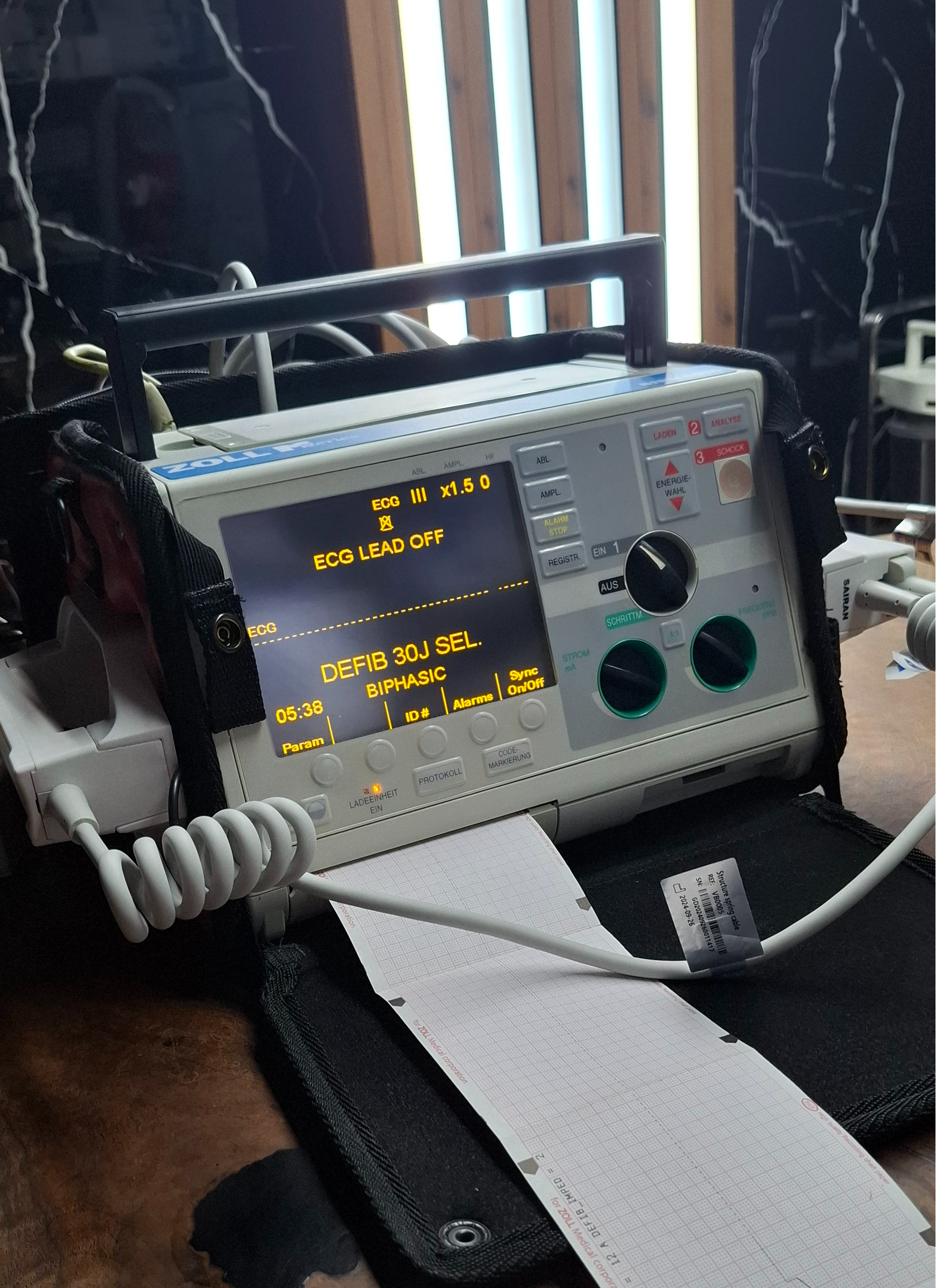 الکتروشک زول استوک Zoll M بایفازیک
